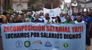 Masiva convocatoria de trabajadores a la marcha intersindical