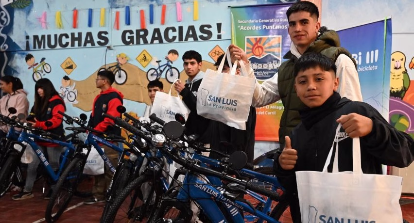 El gobierno continúa con la entrega de bicicletas TuBi