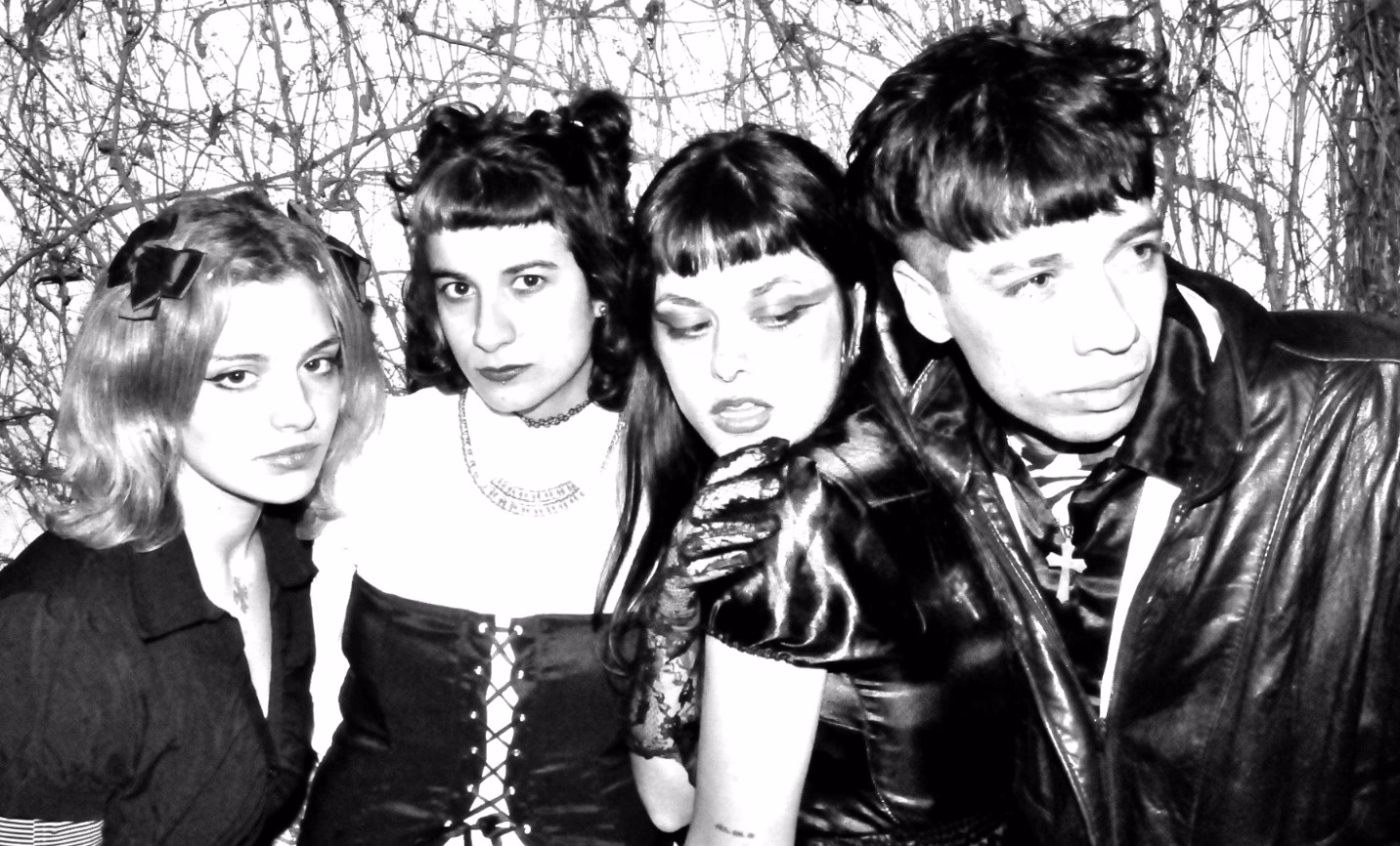 Danny Cayuman entrevistó en Rock del País a Buenos Vampiros antes de su recital en San Luis Capital del 22 de agosto en CeDe