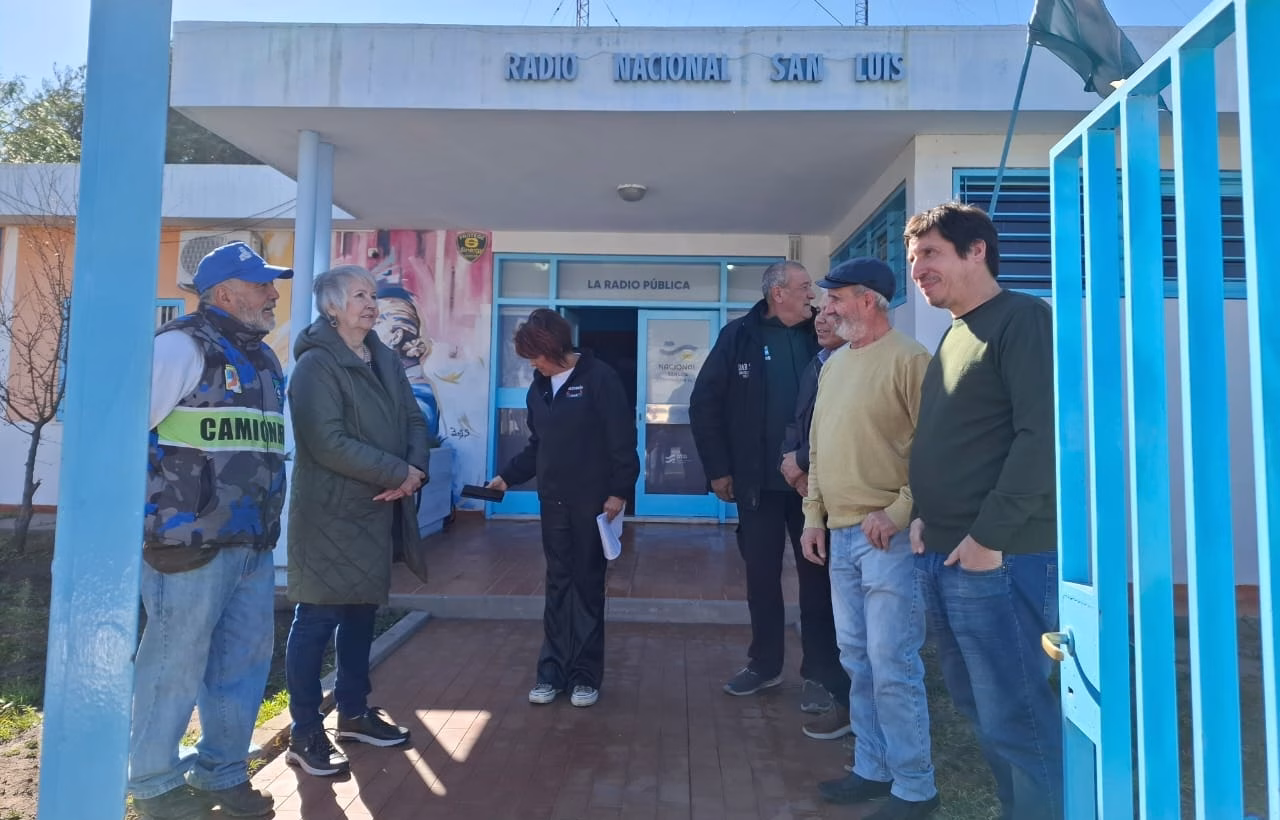 Realizaron la caravana en defensa de los medios públicos