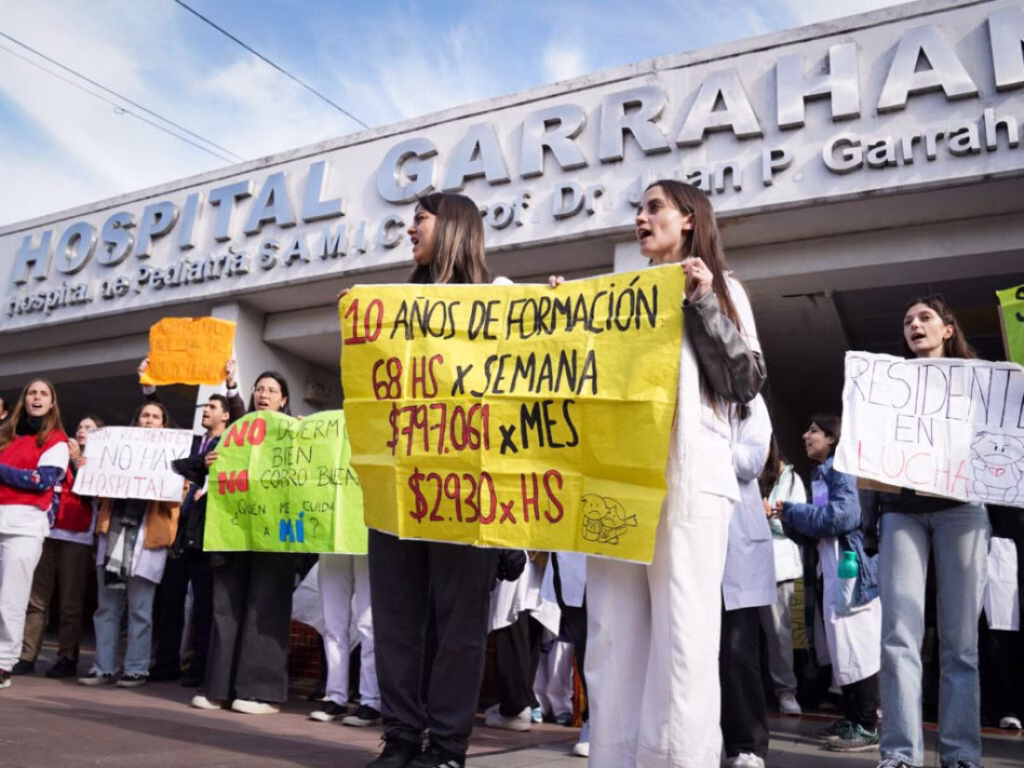 Denuncian que el gobierno usó 40 mil millones del Garrahan para la timba financiera - imagen destacada