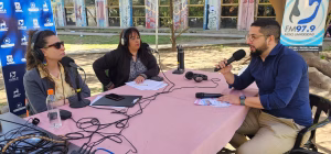 SAEBU tiene su stand donde informa sobre becas, el centro de salud estudiantil, deporte universitario y el comedor
