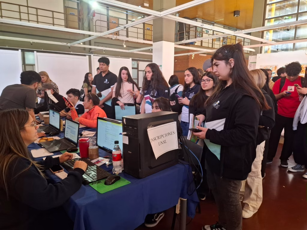 Desde el Programa Universidad y Discapacidad brindaron información a futuros ingresantes - imagen destacada