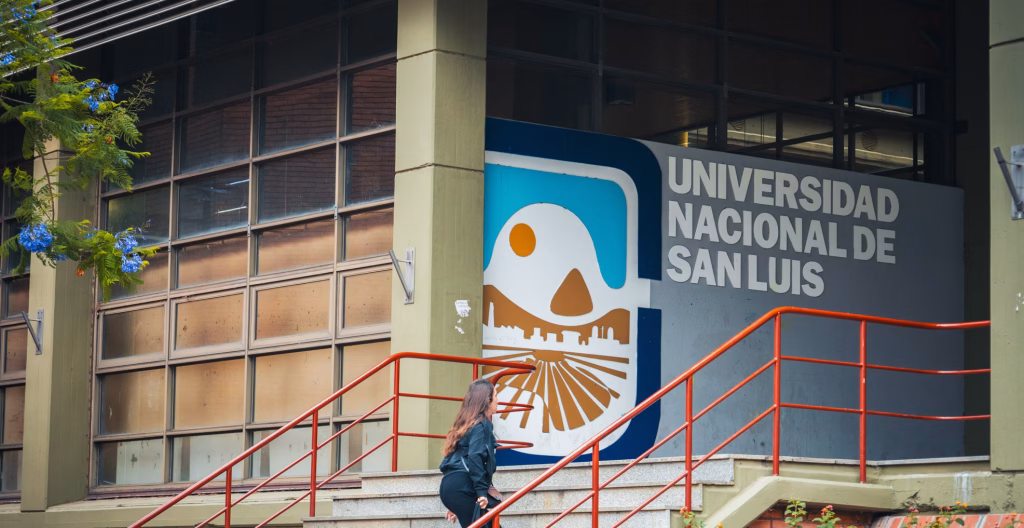El viernes 10 de octubre la UNSL tendrá un corte de suminitro eléctrico en todo su campus de Ejército de los Andes - imagen destacada