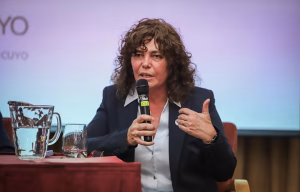La doctora Graciela Bertolino asumió como directora del Instituto Balseiro