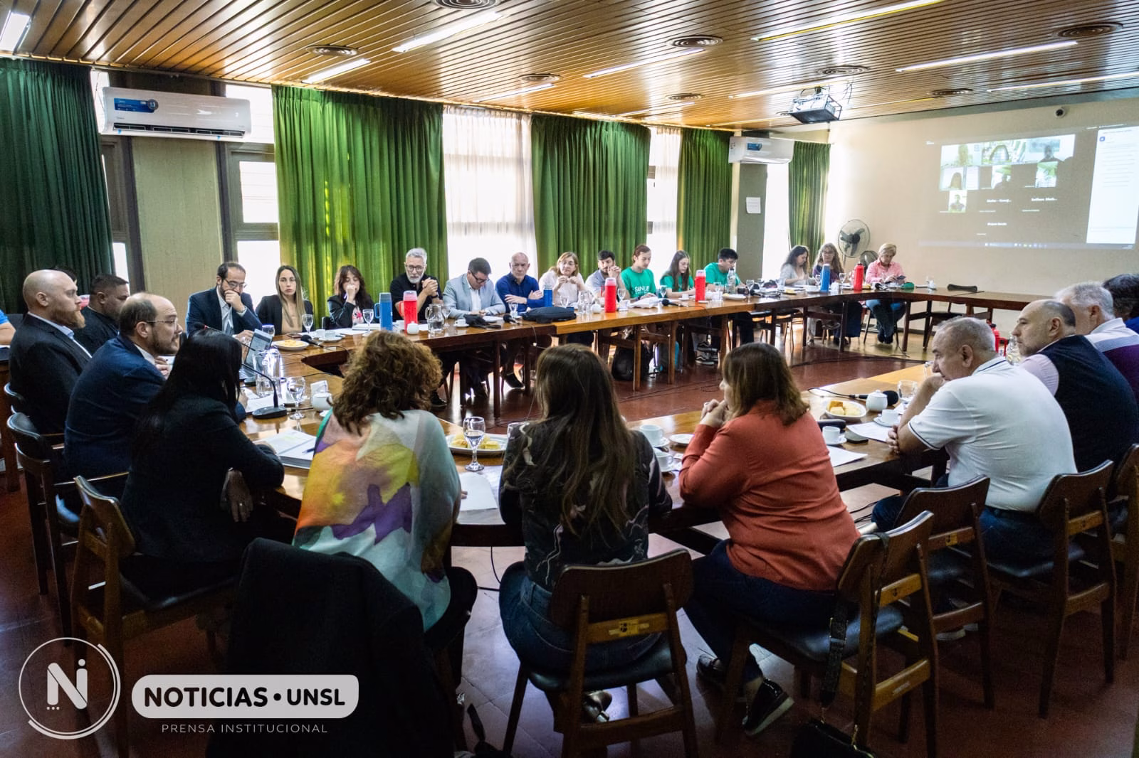 El Consejo Superior de la UNSL sesionó este martes con el SACAU, el presupuesto 2026 y la Ley de Financiamiento Universitario como temas