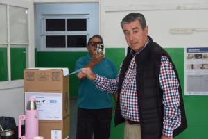 El “Gato” Fernández votó temprano en Tilisarao