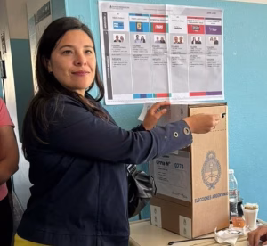Emitió su sufragio la candidata por el Frente de Izquierda de los Trabajadores