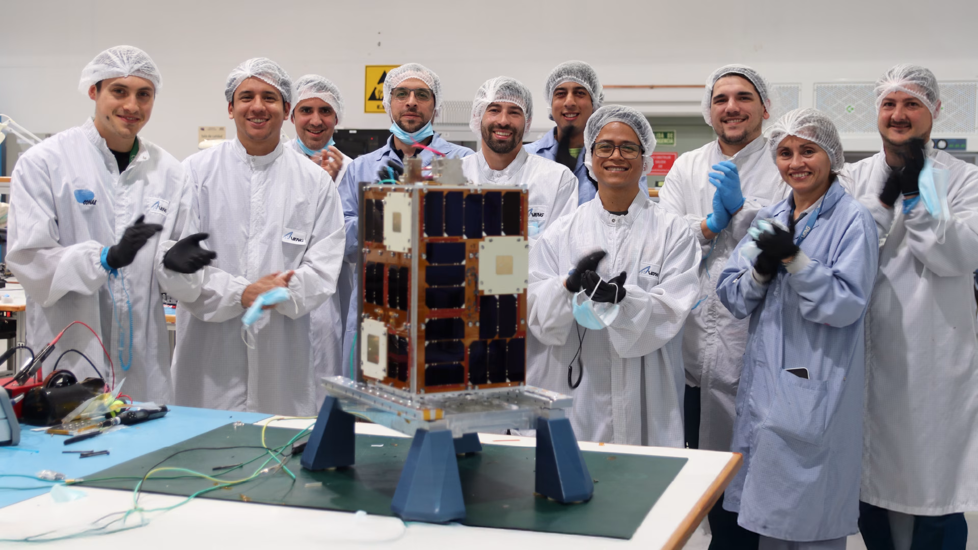 Presentaron el satélite Atenea que sobrevolará la Luna