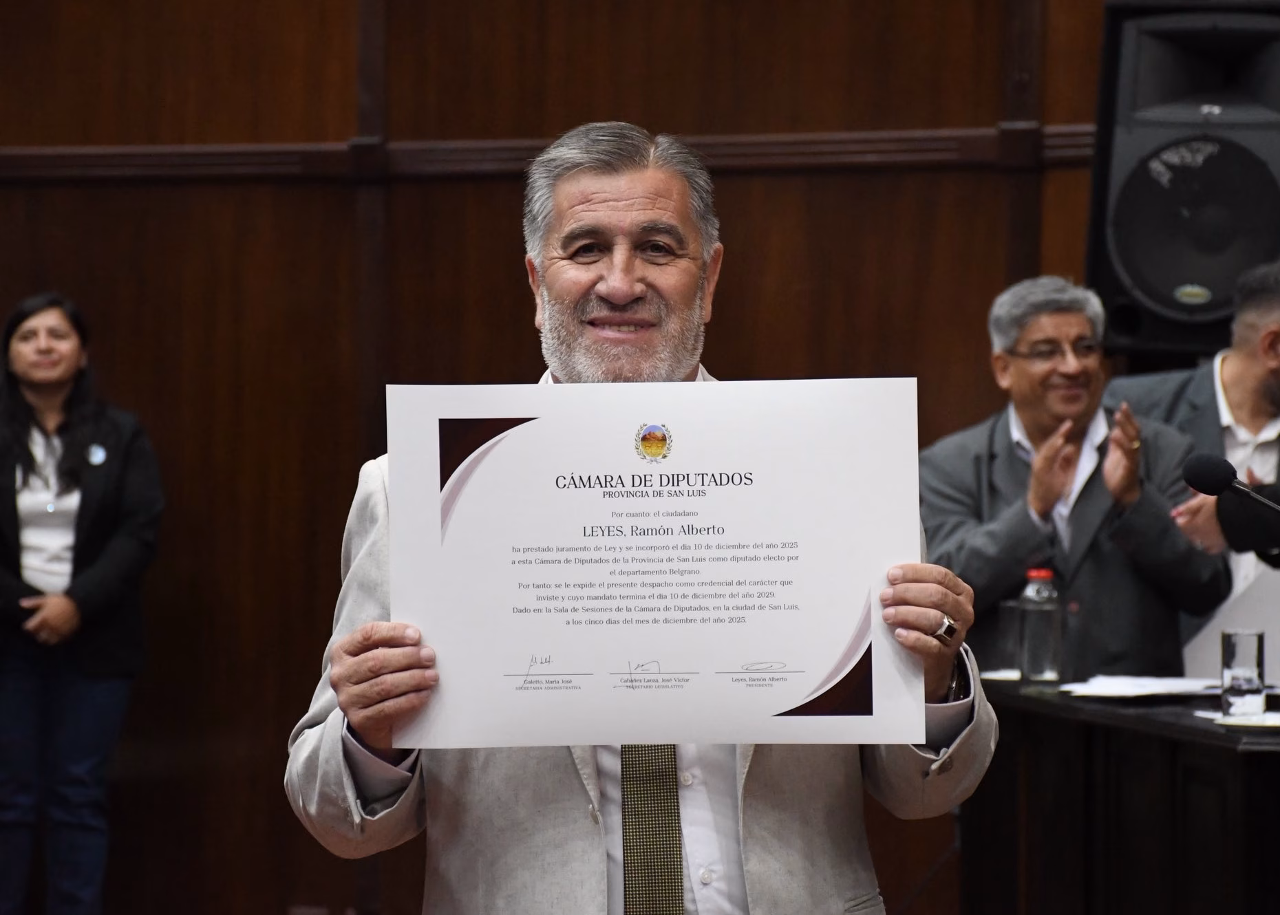 Para el diputado Alberto Leyes los legisladores deberían tener 60 días menos de vacaciones