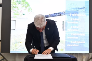 El Gobernador firmó el llamado a licitación para comenzar la ampliación y renovación del Hospital de Salud Mental