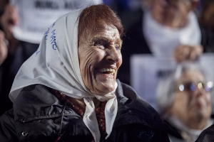 Taty Almeida será reconocida con el premio Mauricio López por su incansable lucha