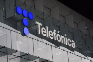 Condenaron a una compañía telefónica por prestación irregular del servicio y trato indigno