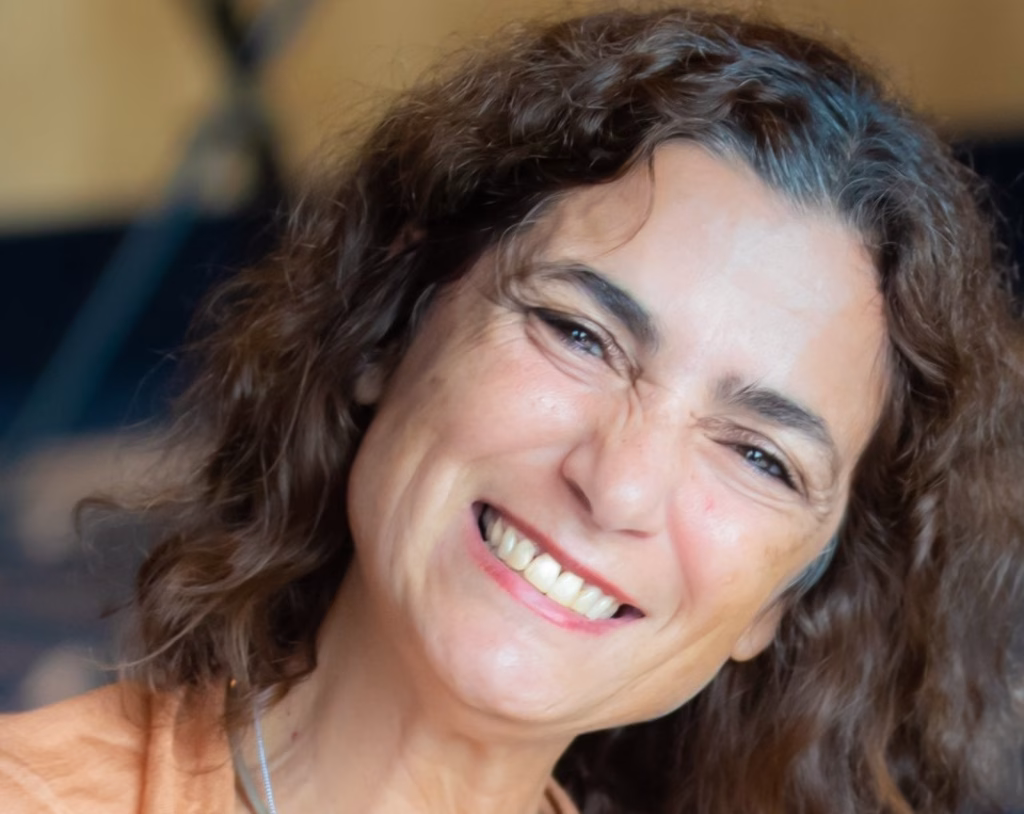 El Planetario y el Monumento a la Bandera se iluminan de rojo para concientizar sobre el mieloma múltiple - imagen destacada