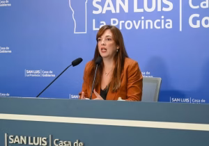 Más de 10 mil docentes se capacitarán en IA en convenio con la Universidad Austral
