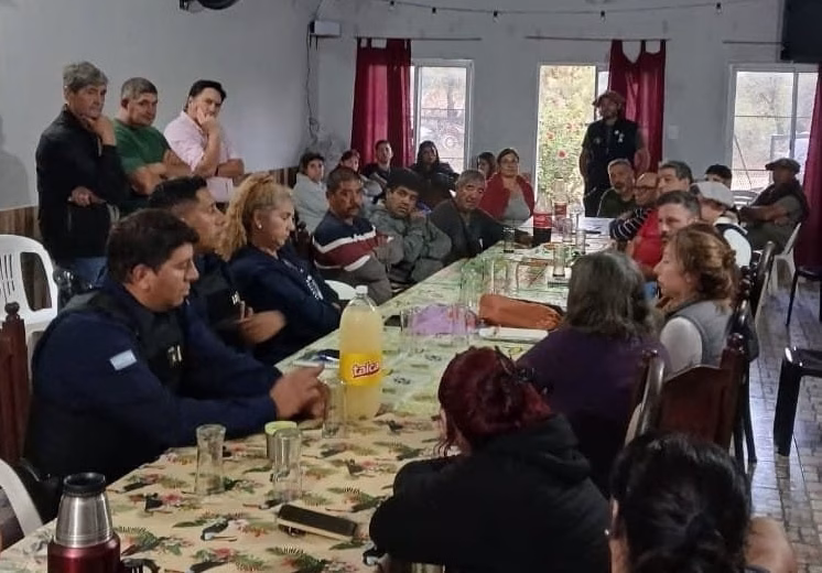 Productores rurales de varios parajes se reunieron con representantes del Gobierno, la Policìa y la Sociedad Rural de San Luis