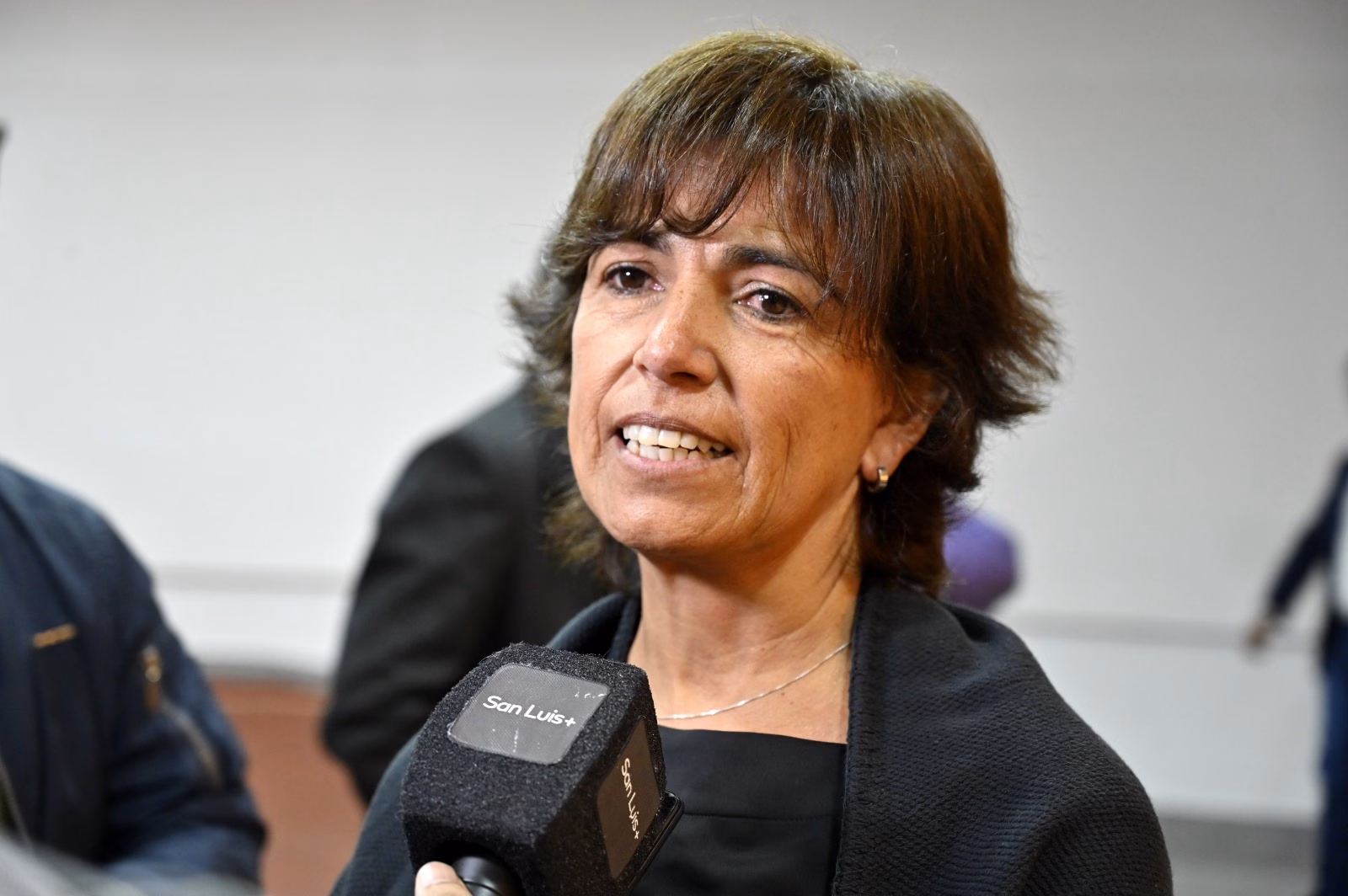 Eugenia Gallardo respaldó a Poggi y valoró los anuncios en educación y desarrollo provincial