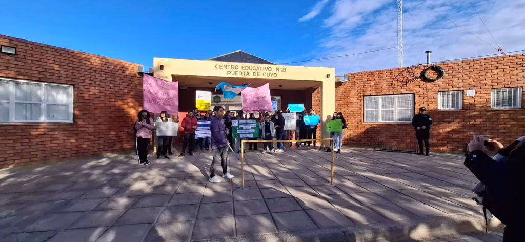 Denuncian exclusión de estudiantes sordos en una escuela de San Luis - imagen destacada