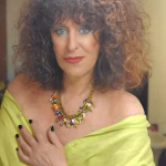 Julia Zenko habló en Radio Universidad antes de presentar “Nosotras” este 30 de mayo