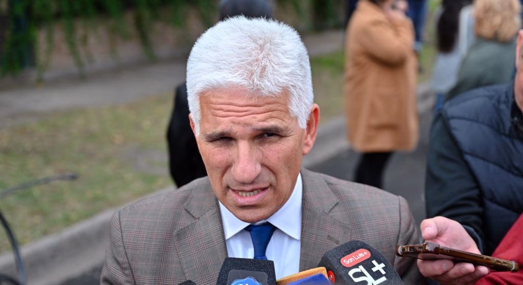 Poggi confirmó el pago de un bono y avanza con cambios en el gabinete - imagen destacada