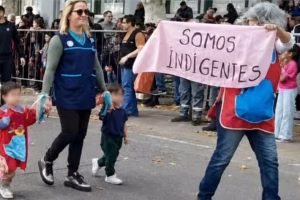 Villa Mercedes: La docente sancionada por exhibir cartel de protesta presentó una revocatoria y recibió respaldo gremial
