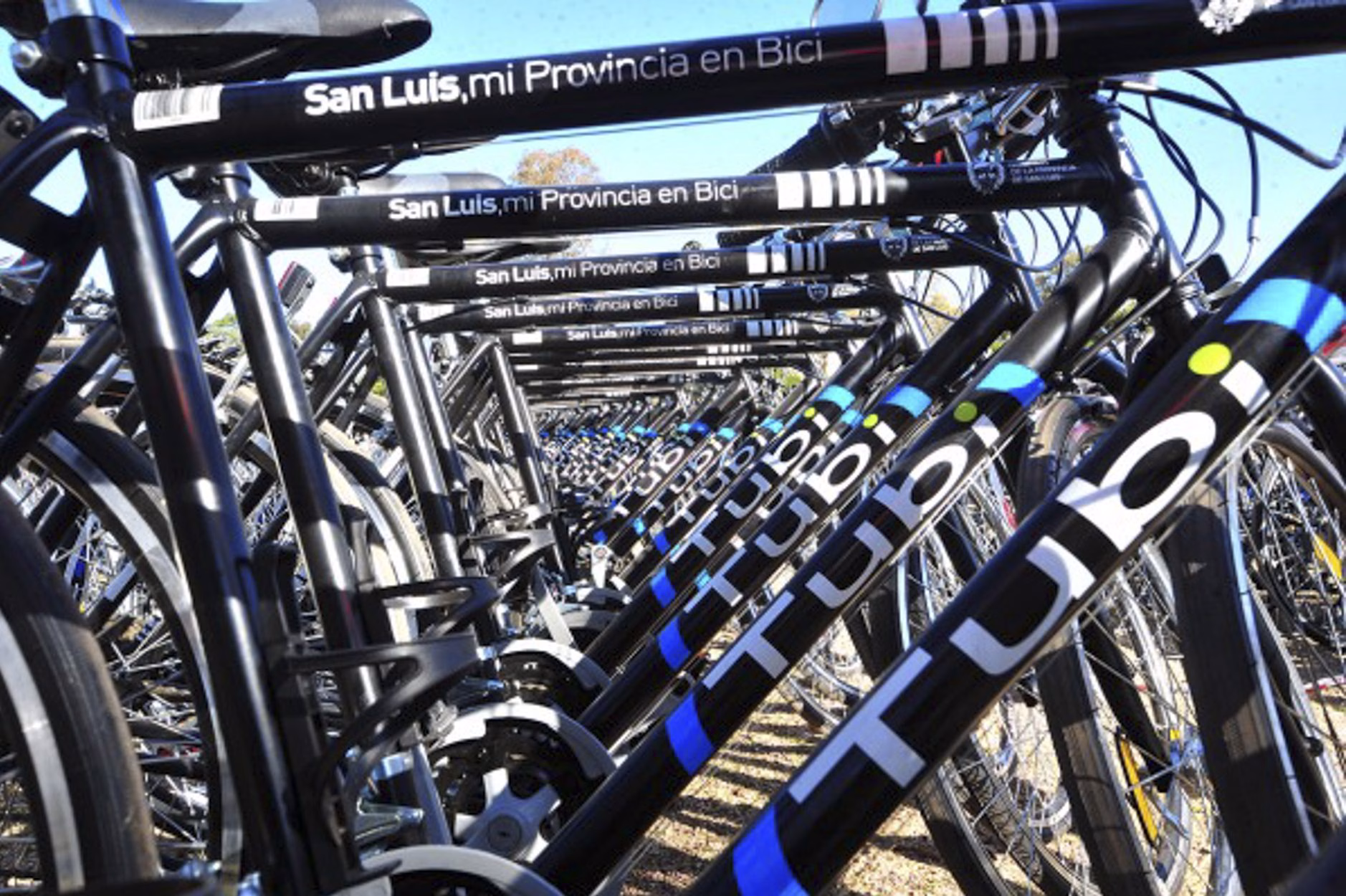 Comenzó la entrega de bicicletas TuBi para estudiantes de parajes rurales